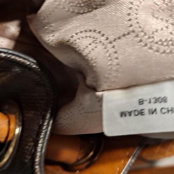 MICHAEL KORS LODLOW SATCHE TOTE Bag - Picture 14 of 16